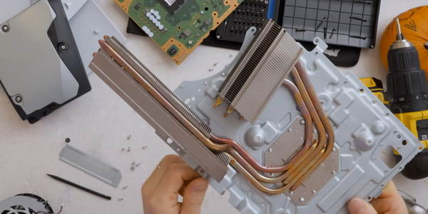 索尼PS5 Slim拆解视频来了 - 优化了散热系统插图1