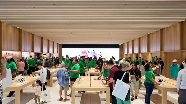 苹果温州最新专卖店采用了美国店的设计风格插图1