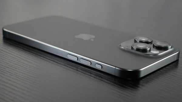 传 iPhone 16 或将改用密度更高、速度更慢的闪存