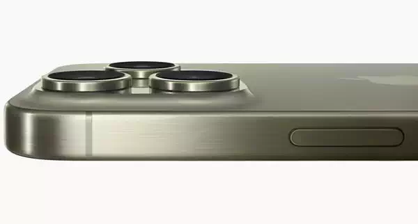 最新的 iPhone 16 机模释出：苹果重新设计了 MagSafe 充电环插图